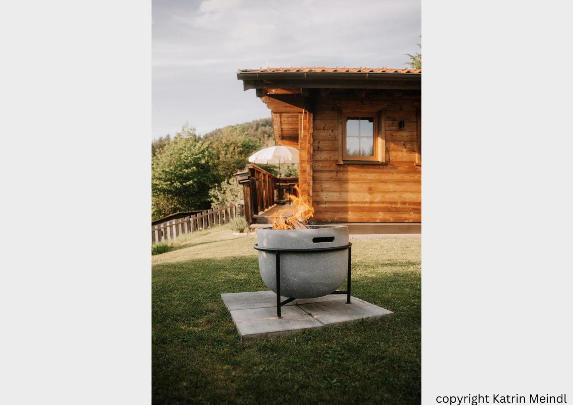 Das Paradieschen Edlitz - Stilvolles Blockhaus Mit Kamin Exterior photo